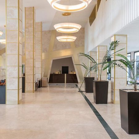 Radisson Blu Hotel Нджамена Экстерьер фото