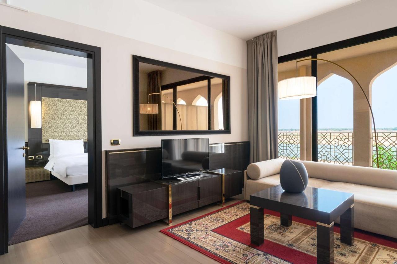 Radisson Blu Hotel Нджамена Экстерьер фото