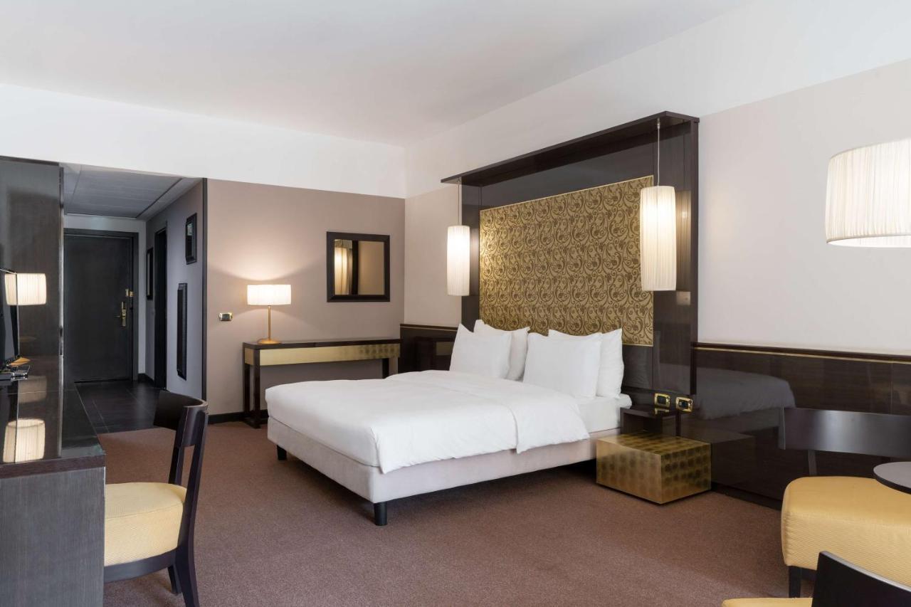 Radisson Blu Hotel Нджамена Экстерьер фото