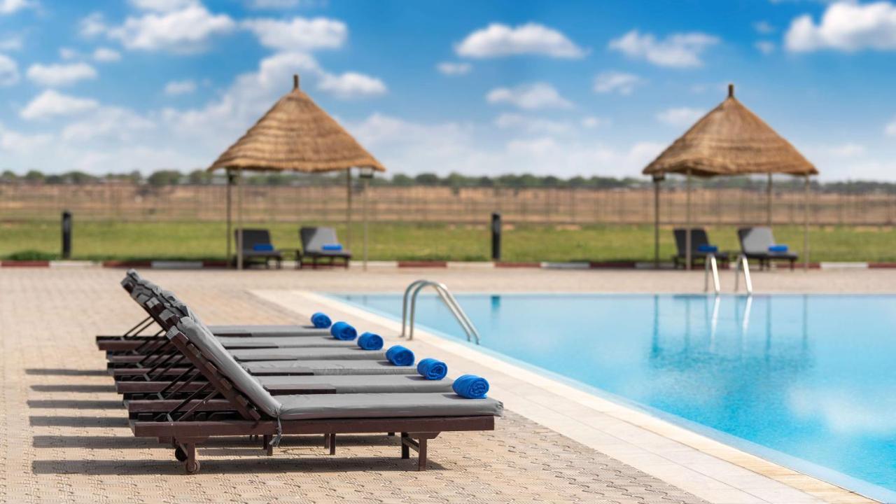 Radisson Blu Hotel Нджамена Экстерьер фото