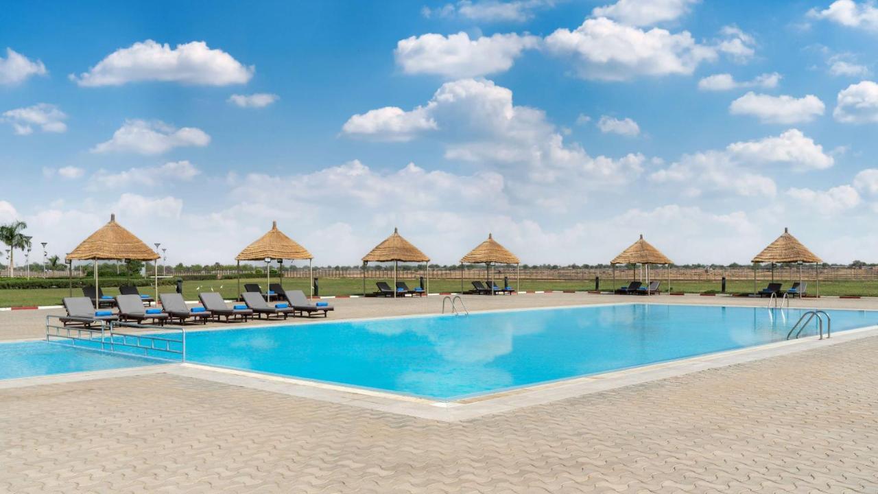 Radisson Blu Hotel Нджамена Экстерьер фото