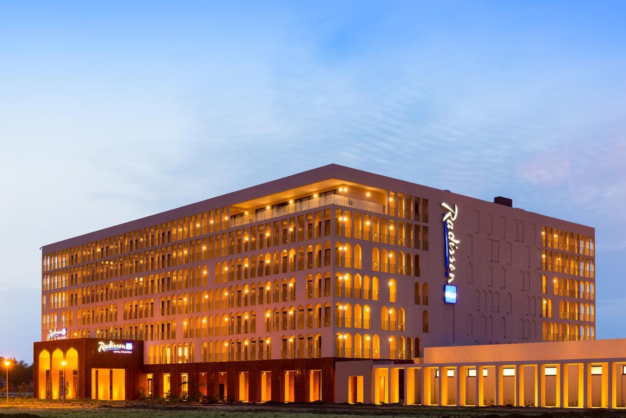 Radisson Blu Hotel Нджамена Экстерьер фото